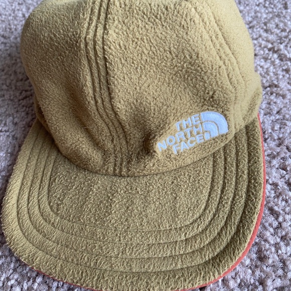 Reversible The North Face Hat - adjustable - Picture 5 of 5